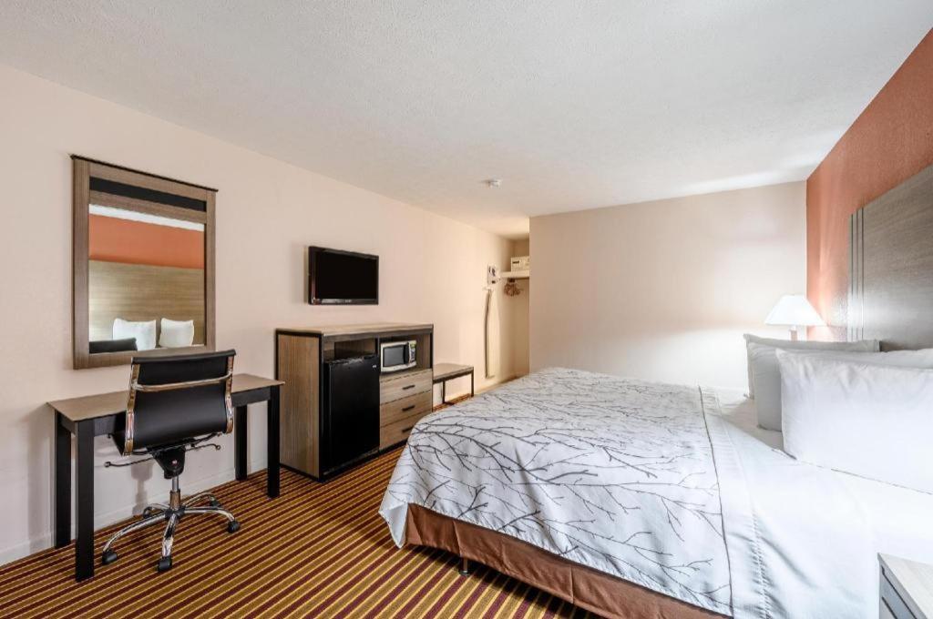 Americas Best Value Inn Heflin Exterior photo