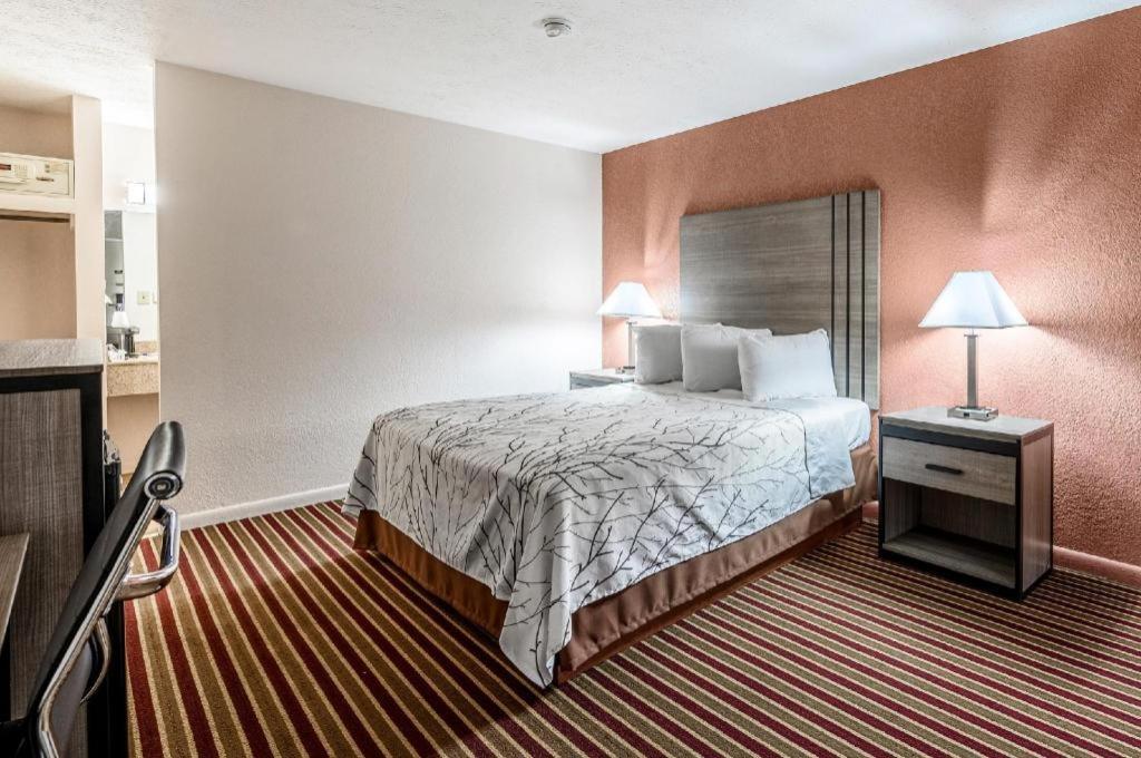 Americas Best Value Inn Heflin Exterior photo